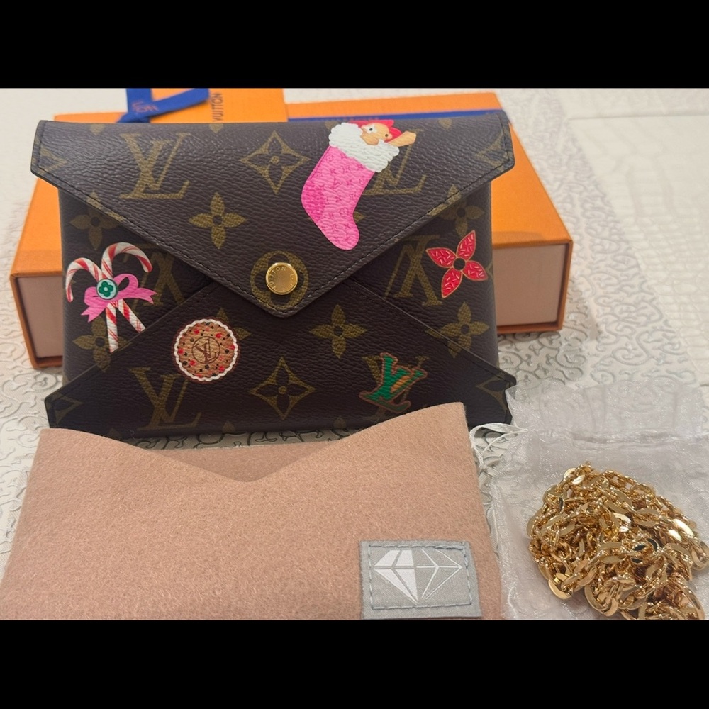 New/never used LV Medium Kirgami!